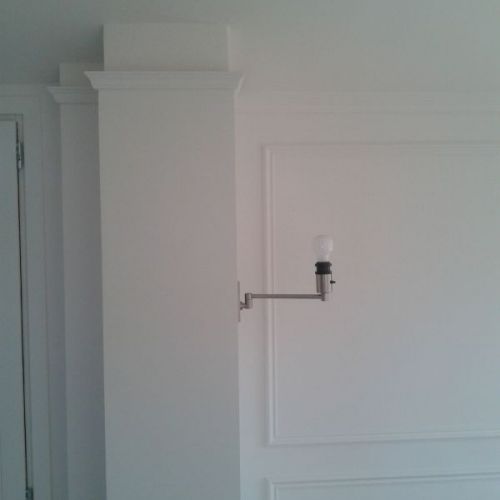 Paredes blancas con detalles de escayola