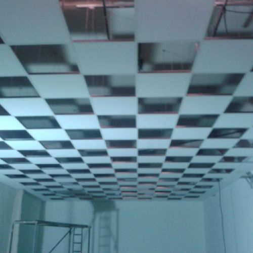 PLADUR 39 / Fals sostre registrable amb placa Pacific de Rockfon 60x60cm.