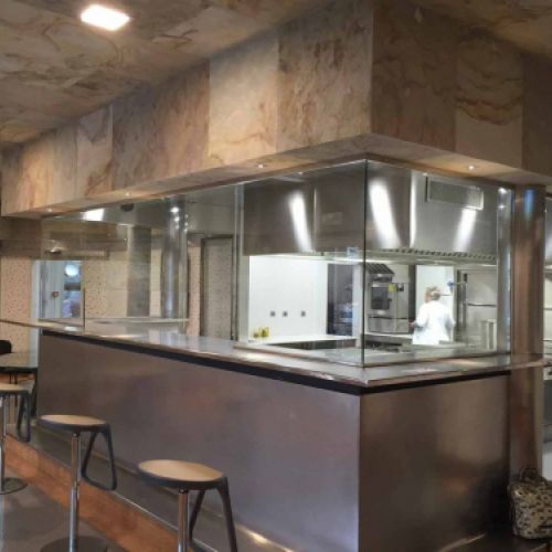 PIEDRAFLEX 4 / Projecte de decoració en interior Piedraflex Yelow translúcid